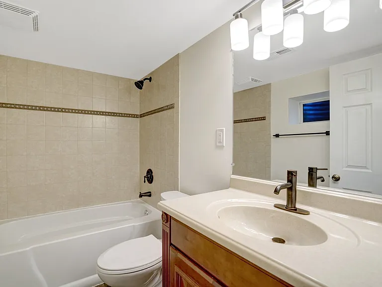 510 E Windsor Ave — Photo 14