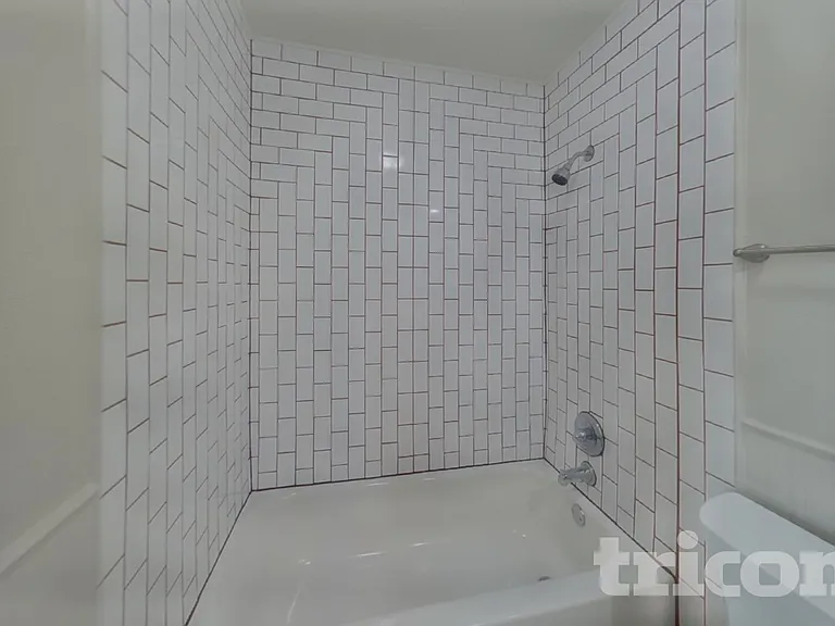 7421 Ridge Rd W — Photo 15