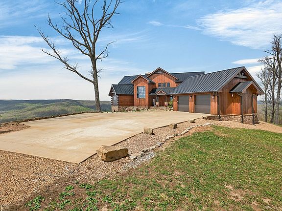 9th image of 751 Bear Knob Ln