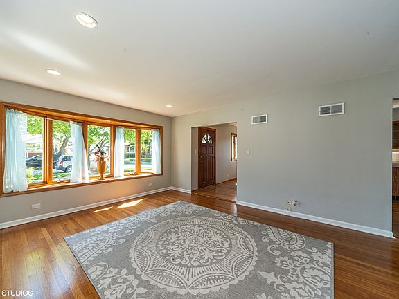 5th image of 1824 Boeger Ave