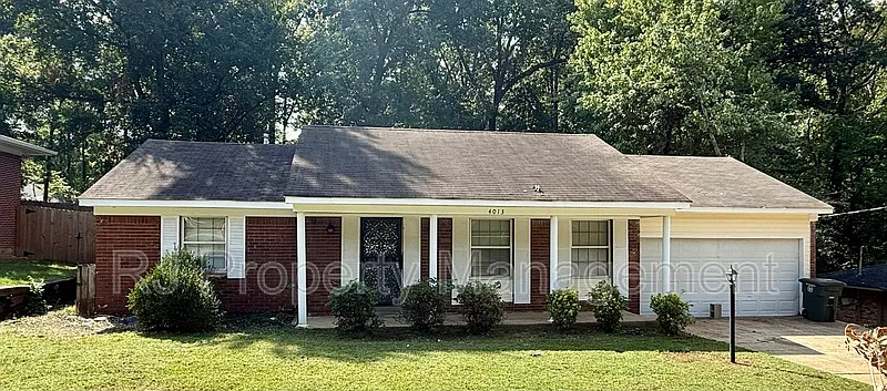 4 bed, 2.0 bath, 2061 sqft, $1,395 — Photo 1