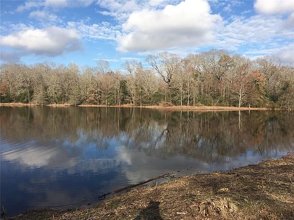 4th image of 4 Lakeside Dr