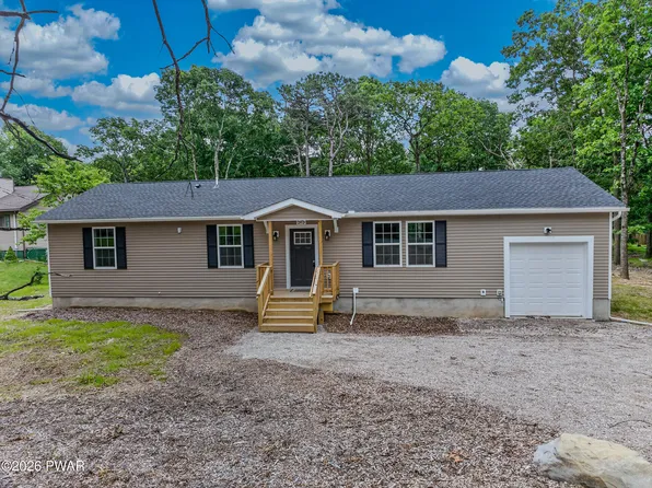 515 Hummingbird Ct, Bushkill, PA 18324