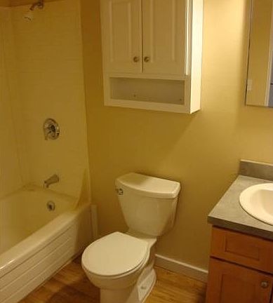 5th image of 6811 Woodlawn Ave NE APT 40
