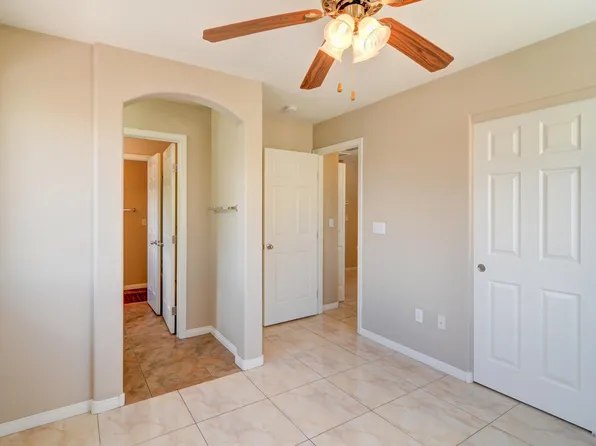 8868 Brindisi Park Ave, Las Vegas, NV 89148