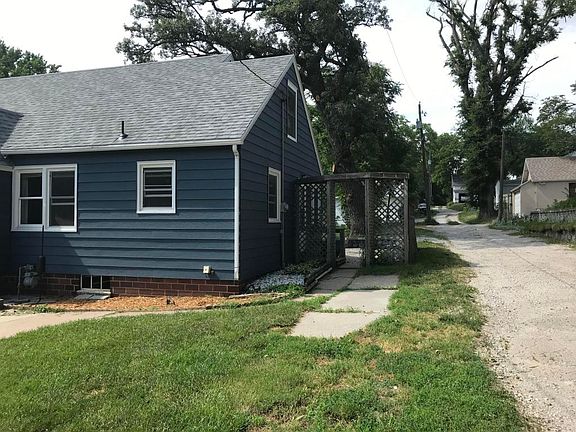 4th image of 606 Linden St