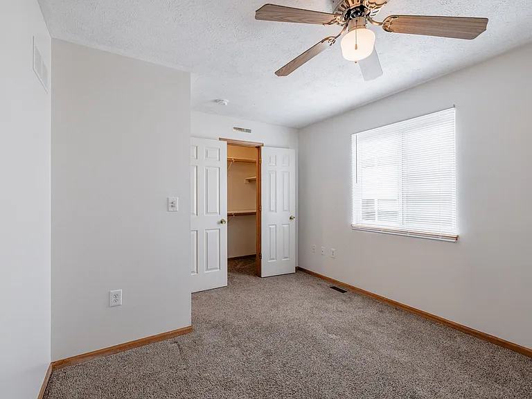 410 W Todd Cir — Photo 32