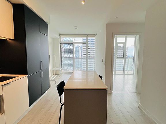 3rd image of 33 Helendale Ave #2208