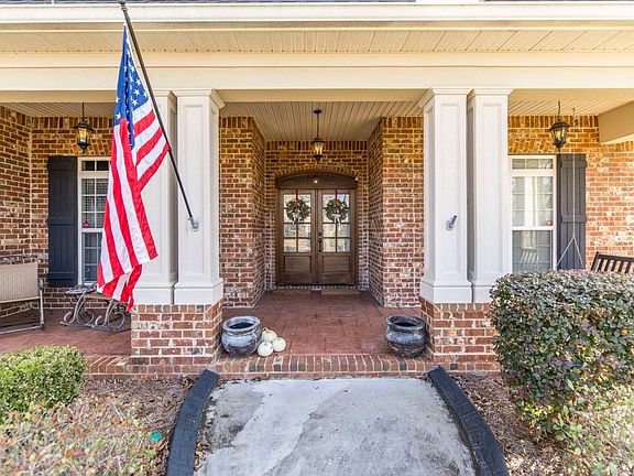 5th image of 302 Taylor Elaine Dr