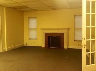828 W. 4th St, Waterloo, IA 50702