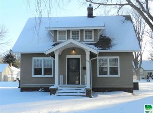538 1st Ave NE, Sioux Center, IA 51250