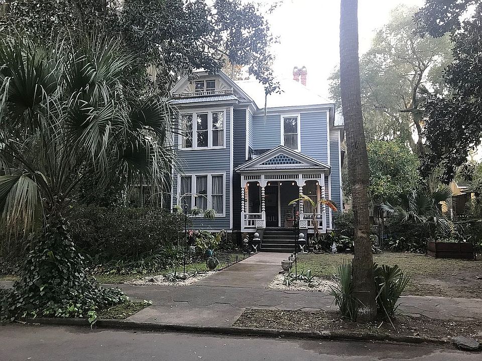 1st image of 915 Egmont St