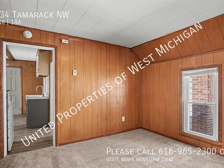 934 Tamarack Ave NW — Photo 7