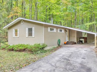 8128 Highland Trl, Stanwood, MI 49346