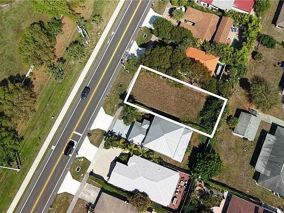 3rd image of 686 111th AVE N