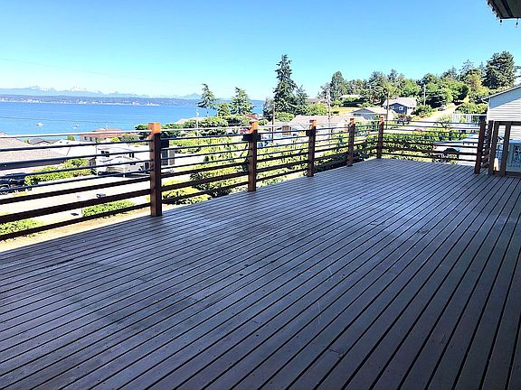 Large deck looking south 