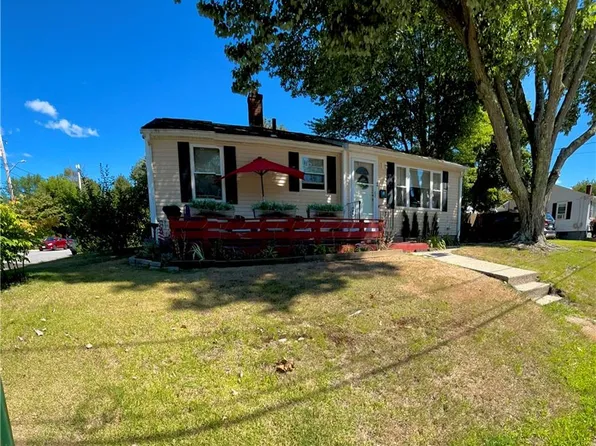 2 Simpson St, North Providence, RI 02911