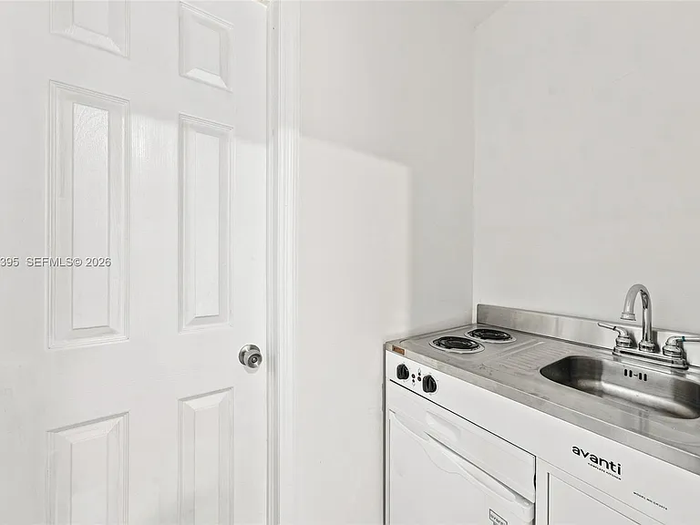 128 NW 9th Ave #7 — Photo 9