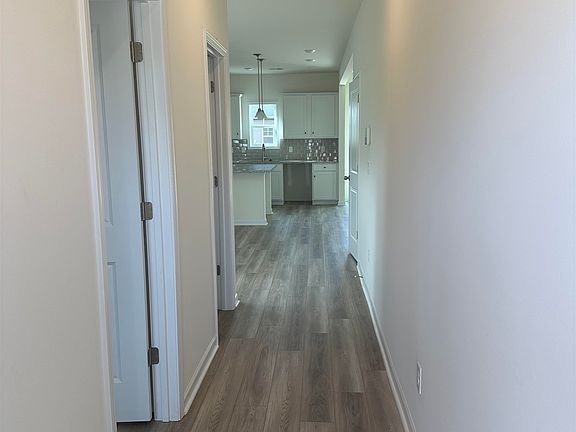 4th image of 1168 Melford Ave