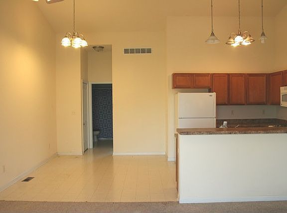 4th image of 277 Par Five Dr
