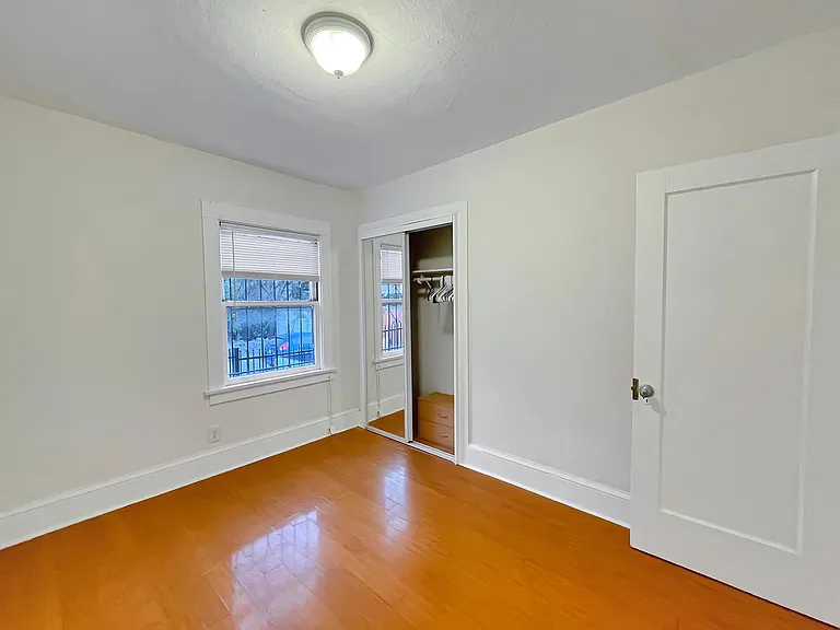 2450 Parker St — Photo 17