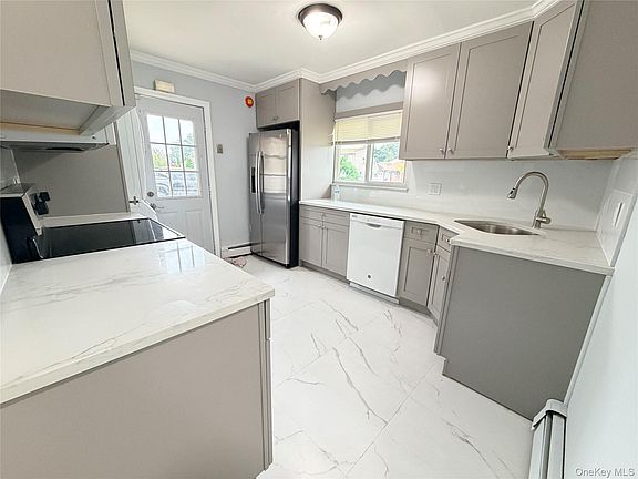 2nd image of 190 Meridian Rd