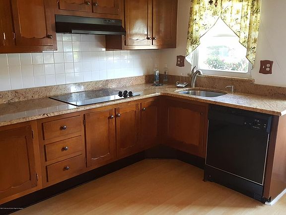 4th image of 485C Thornbury Ct