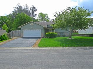 7906 Blackstone Ave, Inver Grove Heights, MN 55076