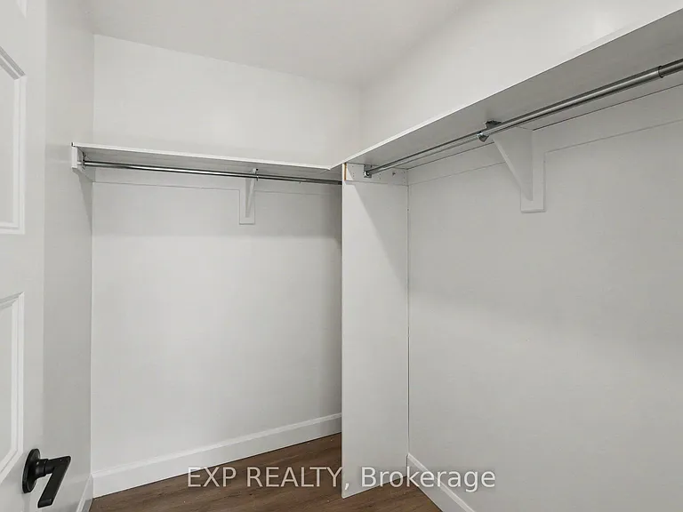 1089 Notre Dame St #5 — Photo 15