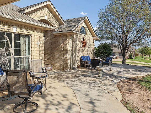 5th image of 17250 Valley Lake Dr