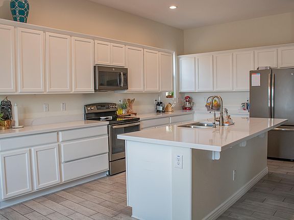 3rd image of 7466 W Remuda Dr