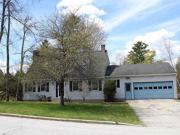 3rd image of 25 Laverne Drive