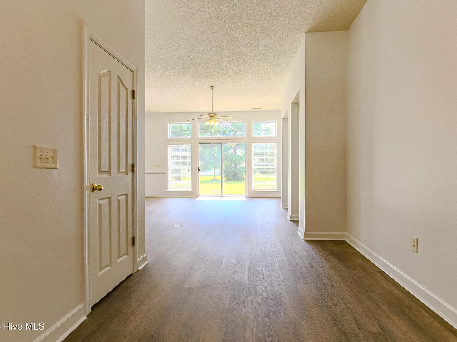 3 bed, 2.0 bath, $1,995 — Photo 2