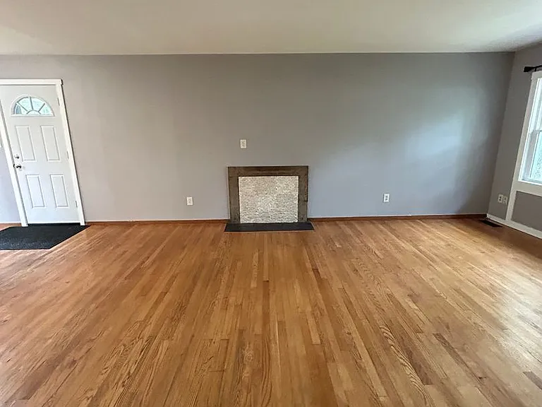 1904 N Oak Ln — Photo 11