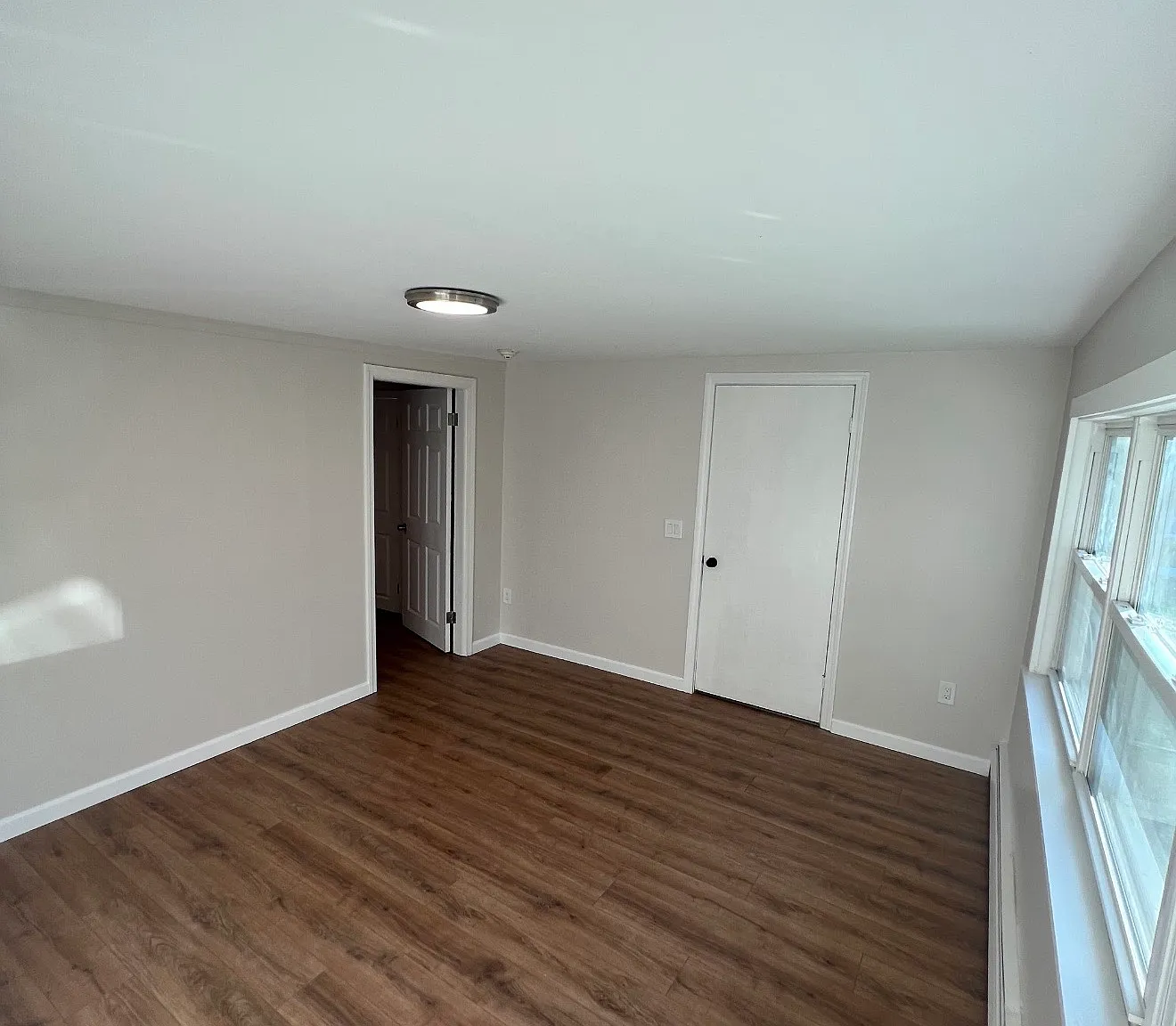 3 bed, 1150 sqft, $2,500 — Photo 4