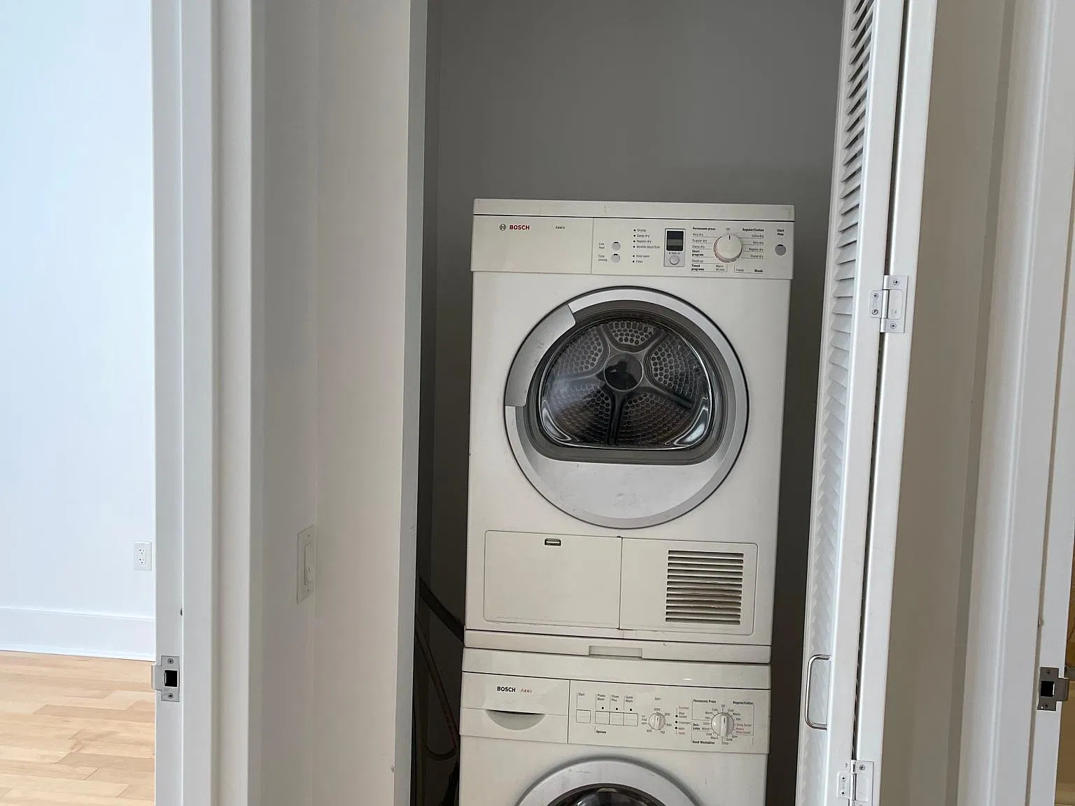 2 bed, 1026 sqft, $3,500 — Photo 3