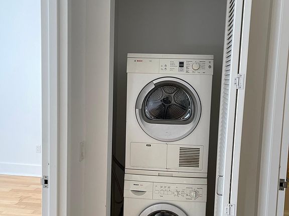 3rd image of 4 Beacon Way APT 904