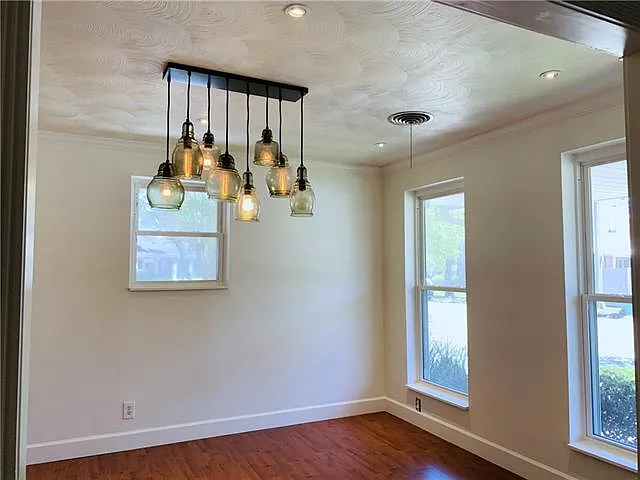 3 bed, 2.0 bath, 1990 sqft, $2,500 — Photo 4