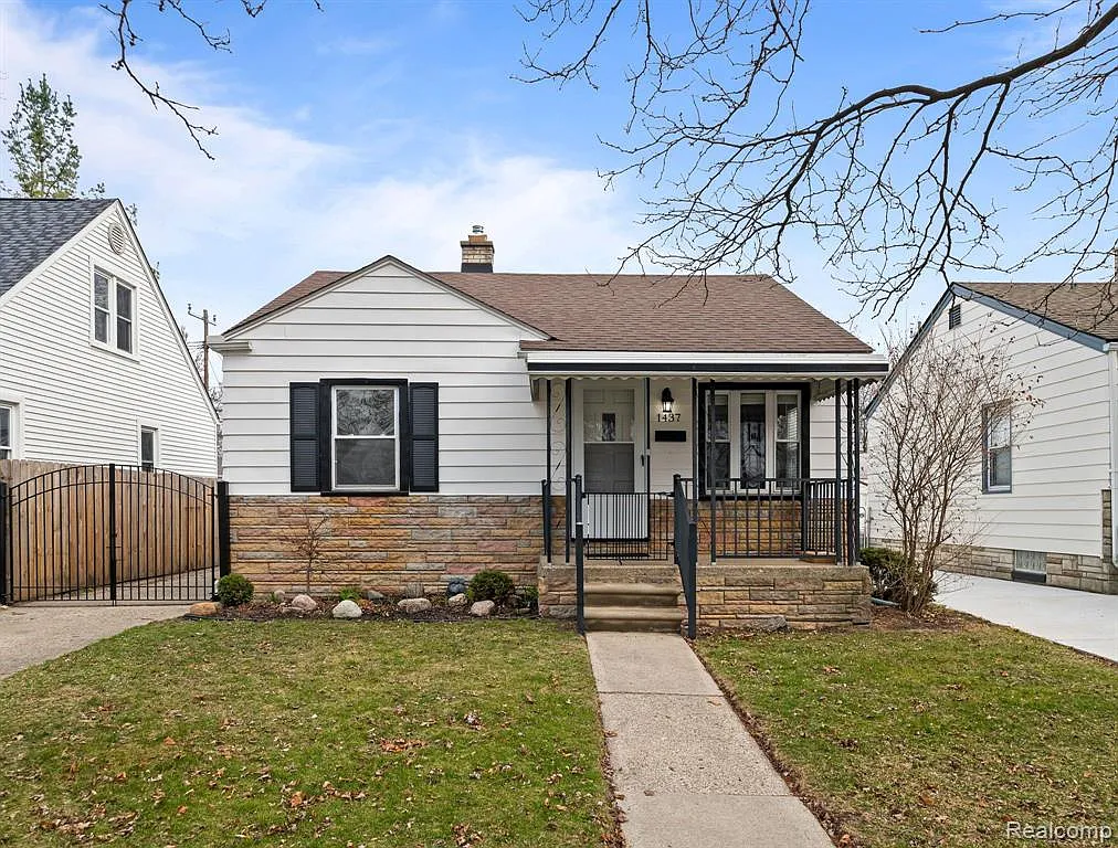 1437 E Milton Ave photo 1