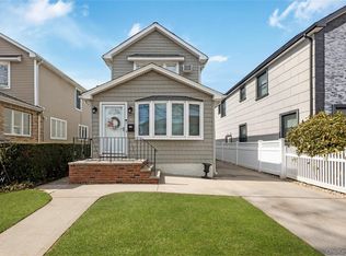 921 N 5th St, New Hyde Park, NY 11040