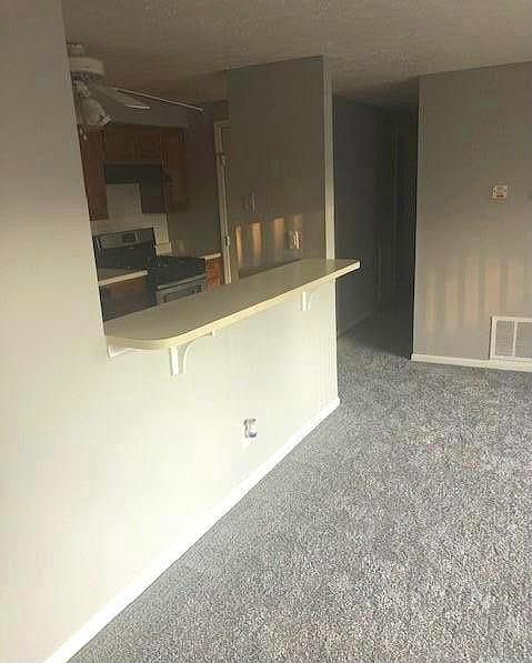 1st image of 146 Kenwood Dr
