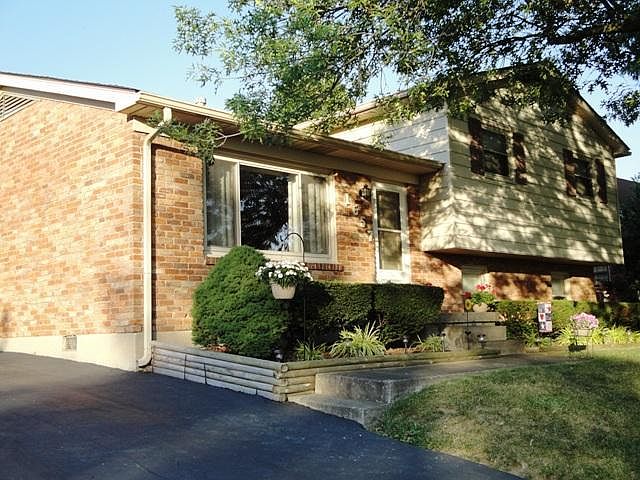 2nd image of 1657 Harrogate Rd