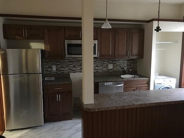 1st image of 850 N 22nd St APT 3