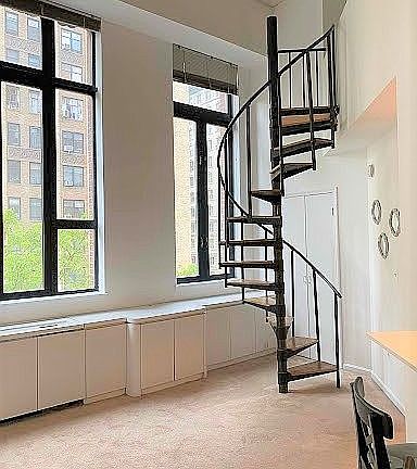 3rd image of 176 W 86th St APT 4B
