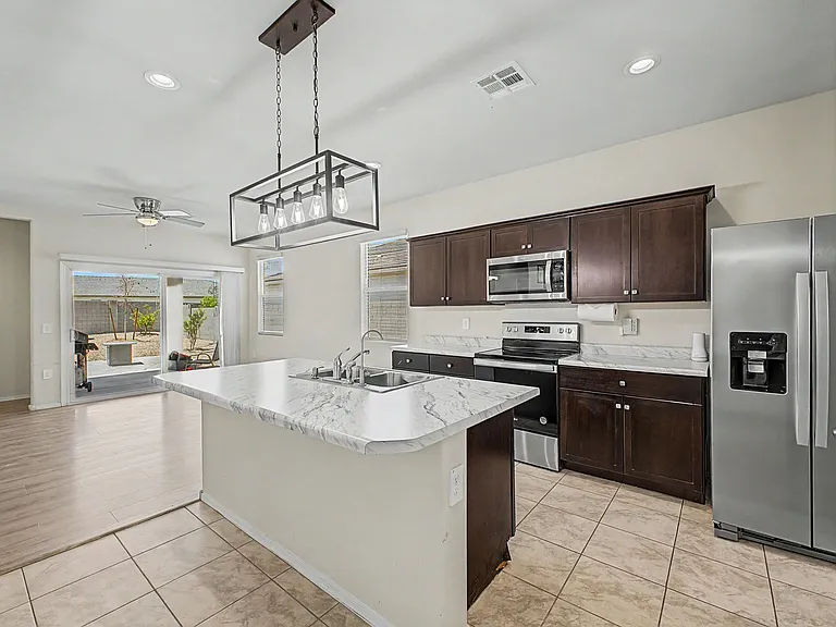 24654 N Corn St — Photo 11