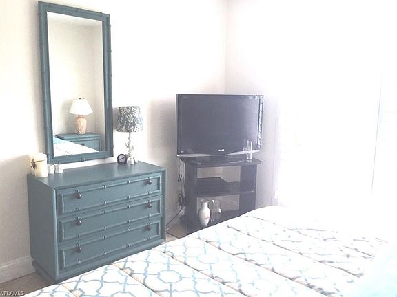 2nd image of 118 Penny Ln APT 1