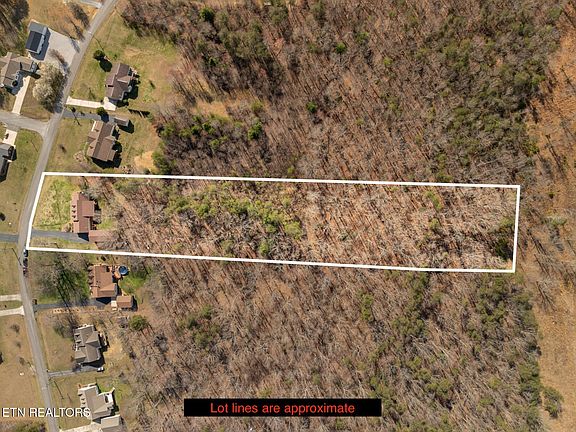 3rd image of 426 Sunset Ridge Dr