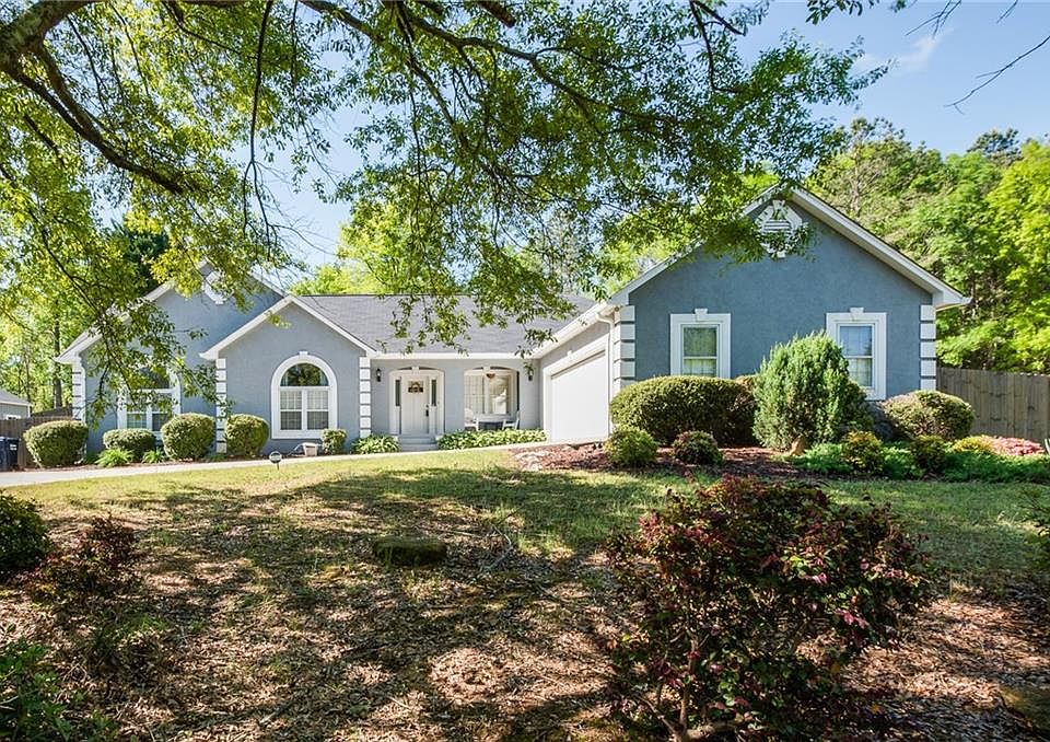 1st image of 2456 Meredith Dr