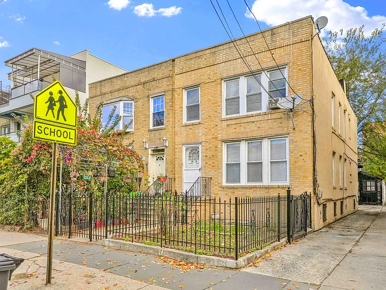 23-13 Ditmars Blvd #TOP — Photo 2