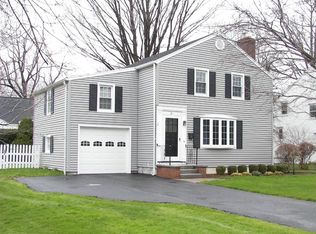 81 Clovercrest Dr, Rochester, NY 14618